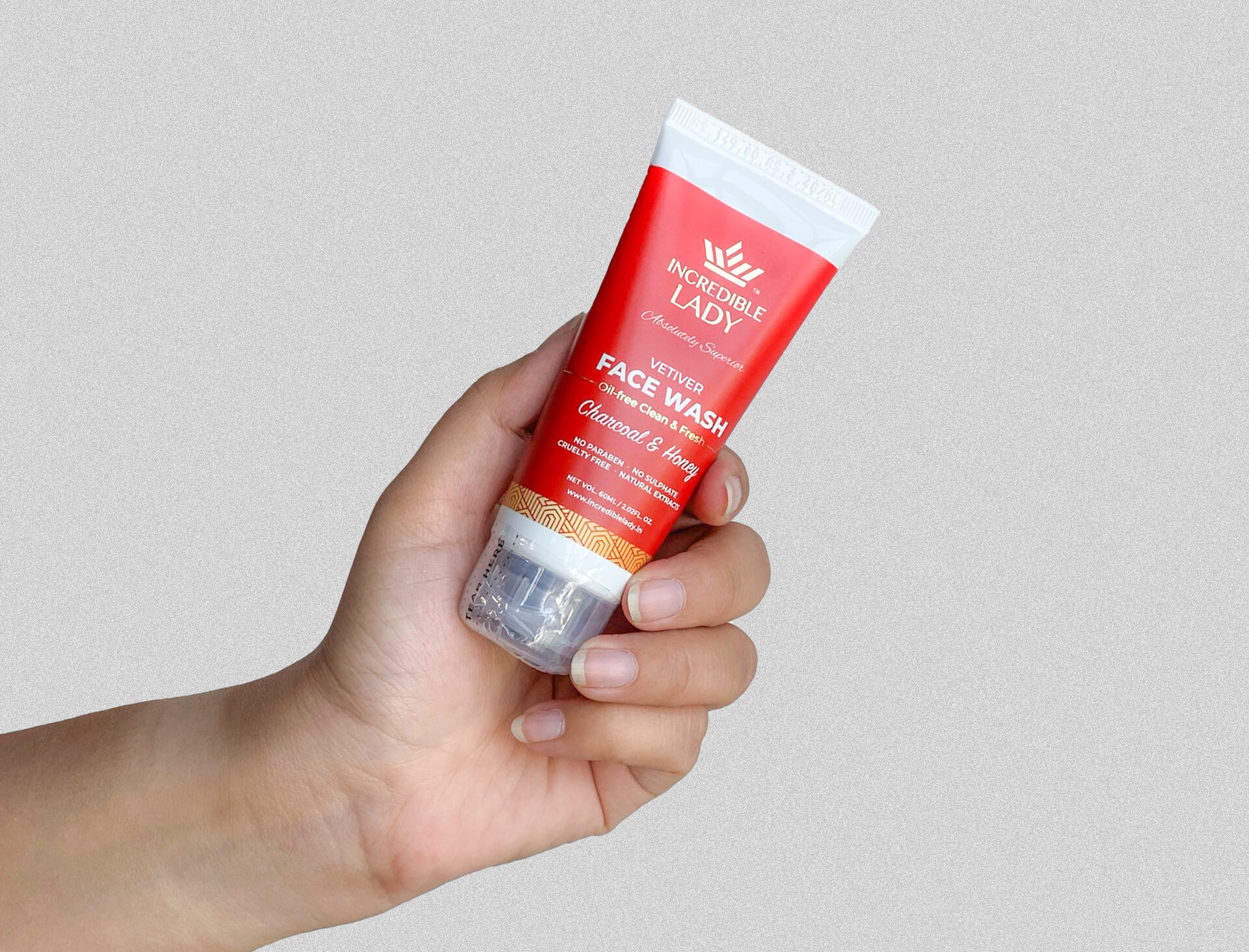 How-to-use-Charcoal-and-Honey-Facewash-for-Women-intro